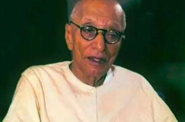 Close portrait of C. Rajagopalachari in old age, speaking.